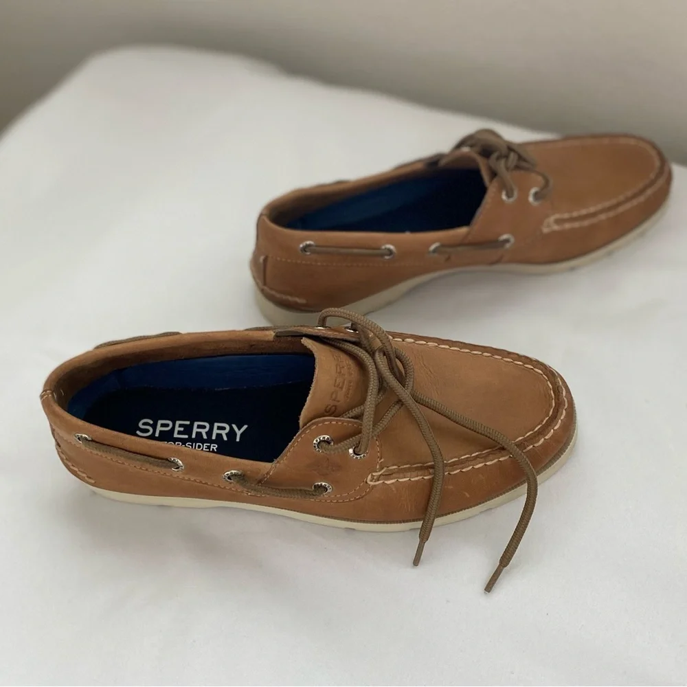 Men’s Sperry Authentic Original 2-Eye Boat Shoe Size 8M. Lace closure. Leather